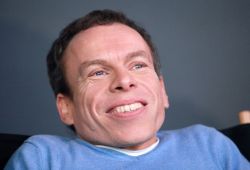 warwick davis okradziony 1